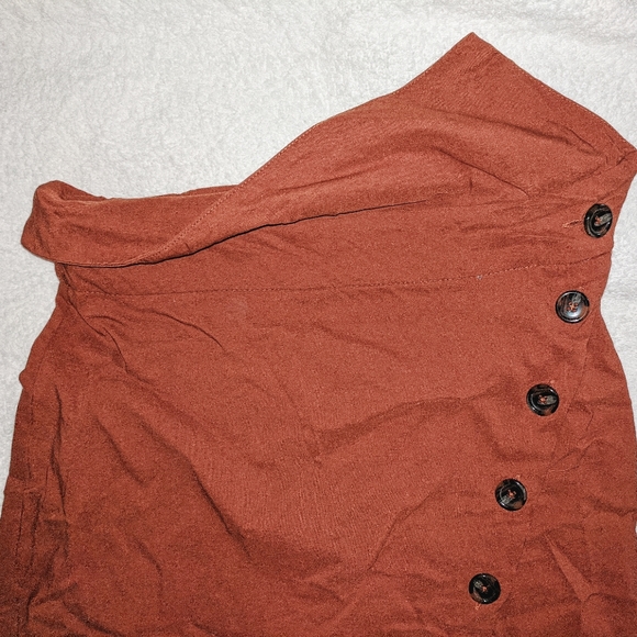 Forever 21 skirt w/ slit (S) - Picture 3 of 3